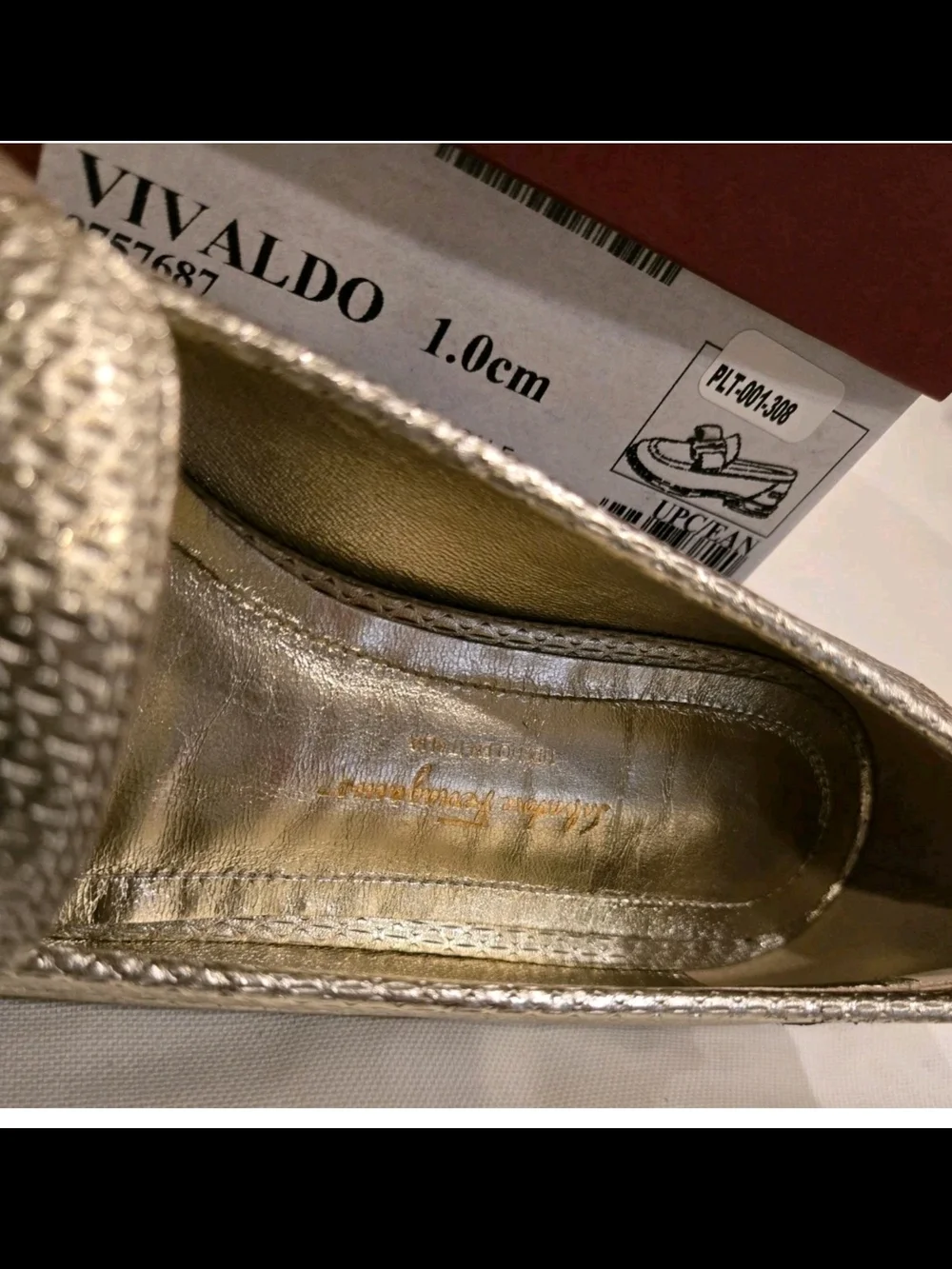 Salvatore Ferragamo Metallic Gold Bow Loafer - Picture 10 of 12